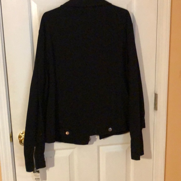 Black jacket - Picture 3 of 4